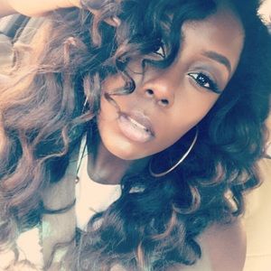 Meet your Posher, Nellena